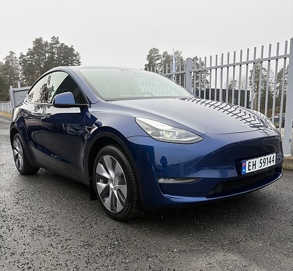 Tesla Model Y Long Range AWD - Lav km!