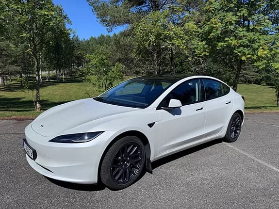 Bilde 1 av 9 Tesla Model 3